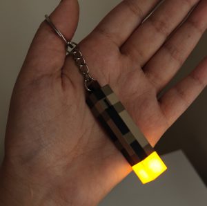 جاکلیدی مشعل ماینکرفت شارژی مدل روشن‌شونده با قابلیت شارژ USB